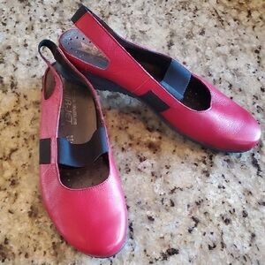 Mephisto FILONA AIR jet Red and Black Leather Sling Back Flats